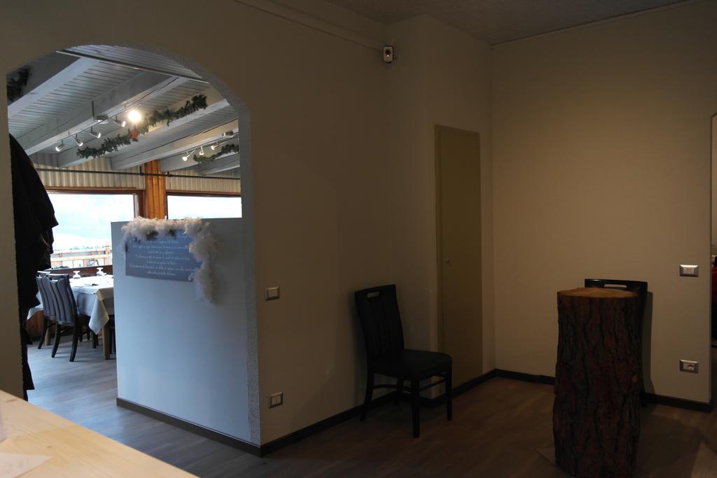 Albergo Al Maniero Ponte Di Legno Exterior foto